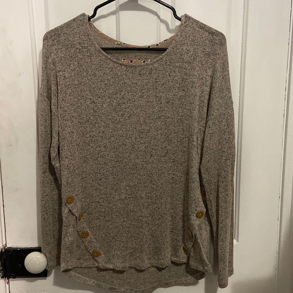 Blu Pepper top size medium